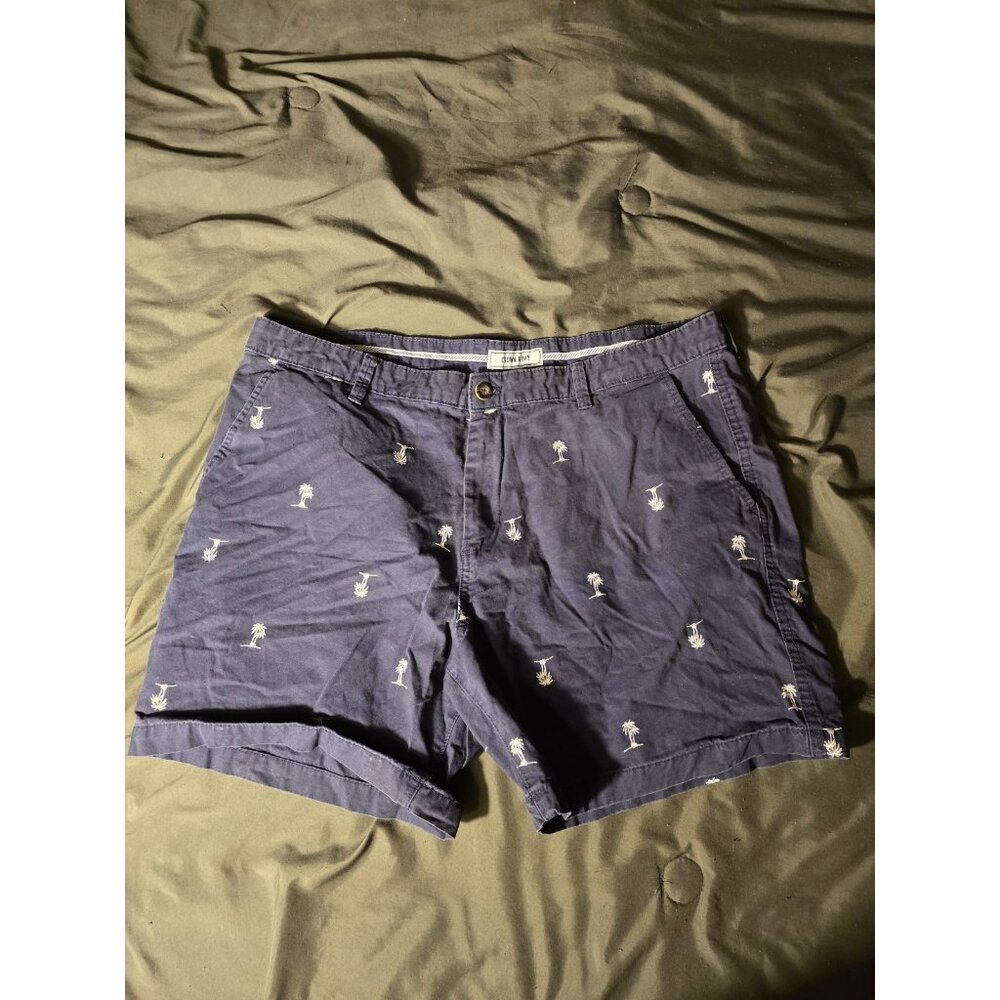 Crown & Ivy Mens Flat Front Palm Tree Design Navy Shorts Waist 40 Bermuda Preppy
